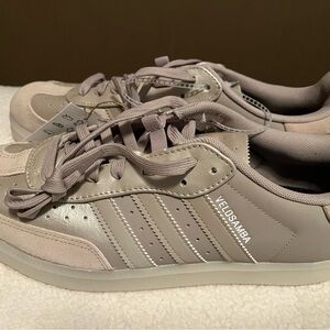 adidas Velosamba Sneakers in Mauve Tones